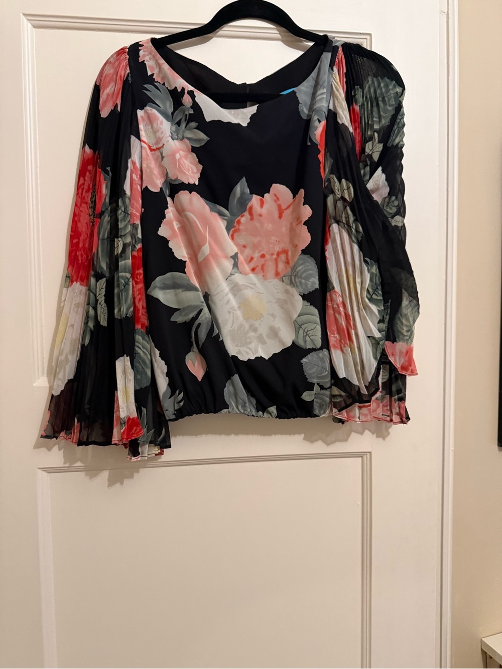 Alice + Olivia Black Floral Pleated Bell-Sleeve Blouse